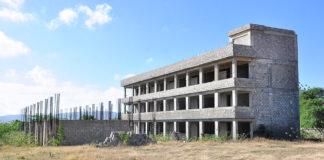 Destapan desfalco millonario en obras de Educación