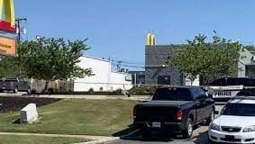 Hombre mata a su madre, abuela y a empleada de McDonald’s en EE.UU.