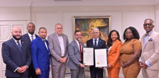 Senado NY reconoce presidente Senado por esfuerzos para mejorar calidad vida de dominicanos