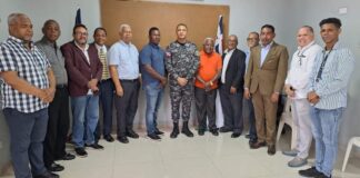 Delegación del CDL e IPPP se reúne con subdirector PN de Santo Domingo Norte