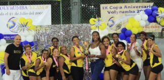 256 atletas compiten en el evento más destacado del voleibol empresarial