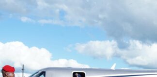 Abinader llega al pais luego de participar en toma de posesión de gobernadora de Puerto Rico