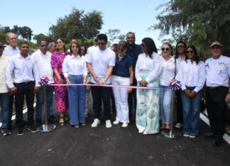 Collado inaugura construcción calles en turístico municipio de Sosúa