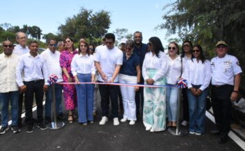 Collado inaugura construcción calles en turístico municipio de Sosúa