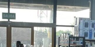 Reportan mujer hirió a varias personas tras desarmar a seguridad en una tienda de Bávaro