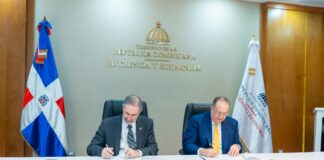 Hacienda y FIBA firman acuerdo que fortalece la lucha contra el lavado de activos en el sector de juegos de azar