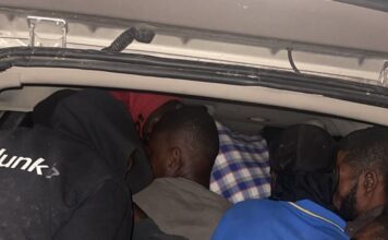 Ejército intercepta jeepeta con 19 nacionales haitianos en condición migratoria irregular en Dajabón