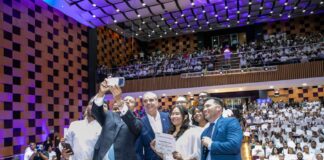 Presidente Abinader encabeza graduación de 5,000 jóvenes del programa Talento Digital