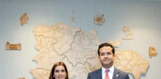 Embajadora de EE.UU visita en su despacho al senador Omar Fernández