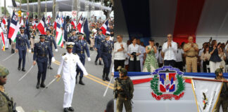 Presidente Abinader encabeza desfile militar con imponente demostración de capacidad y modernización de las fuerzas del orden