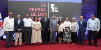 Indotel honra memoria del periodista Orlando Martínez al develar tarja que nombra su edificio corporativo