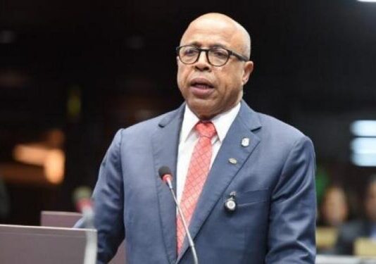 Pacheco advierte impacto del conflicto en Medio Oriente sobre la economía dominicana