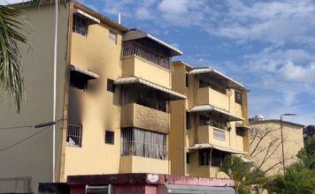 Consternación en Maquiteria por mujer que murió calcinada tras incendio provocado por su expareja