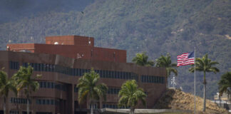 Estados Unidos reanuda oficialmente las operaciones de su Embajada en Venezuela