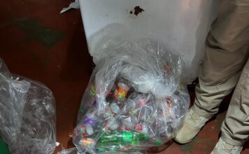 Detienen a 4 personas en puntos de alcohol adulterado en La Romana
