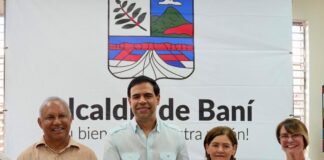 Roberto Ángel Salcedo encabeza la entrega de la Escuela de Bellas Artes de Baní