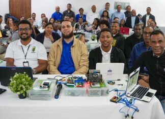 Regional 15 capacita a dinamizadores TIC en robótica educativa con Arduino