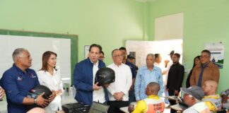 Ministerio de Salud acerca servicios médicos gratuitos a la población de Monte Plata