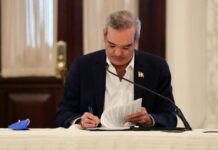 Abinader dispone que ingresos de consulados pasen al Estado