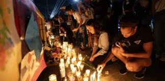 Vigilia del Jet Set: familiares honran a sus seres queridos con imágenes conmemorativas
