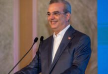 El presidente Luis Abinader felicita a los periodistas en su día y resalta su rol en la democracia