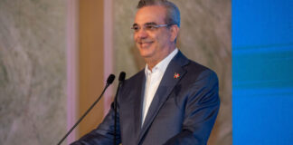 El presidente Luis Abinader felicita a los periodistas en su día y resalta su rol en la democracia
