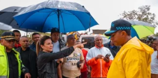 Carolina Mejía coordina entrega de ayuda en zonas afectadas por las lluvias
