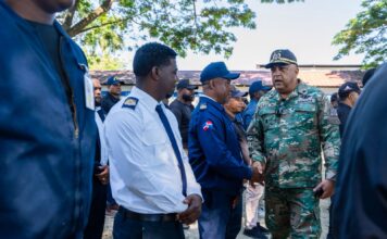 Lee Ballester supervisa controles migratorios en la frontera domínico-haitiana