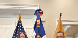 JCE entrega primera nueva cédula en el exterior a embajadora de RD ante EE. UU.