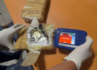 AILA: Detienen Dominico-Suiza con dos paquetes de presunta cocaína