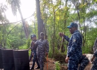 Policía Nacional desmantela fábrica clandestina de bebidas alcohólicas adulteradas en Bahoruco