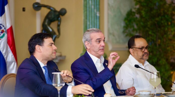 Gobierno anuncia licitación para rescatar el Teatro Agua y Luz