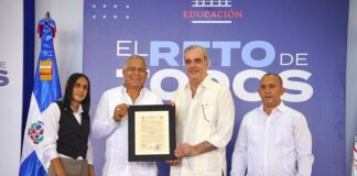 Presidente Abinader entrega techado deportivo-escolar que beneficiará a más de 900 estudiantes en Sabana Larga, San José de Ocoa