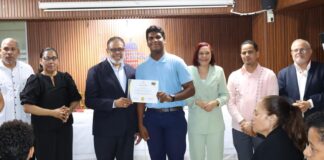 Desarrollo de la Comunidad reconoce estudiantes participaron en concurso de cuentos y guion de cine