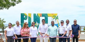 David Collado inaugura parador Fotográfico en Punta Rucia, Puerto Plata