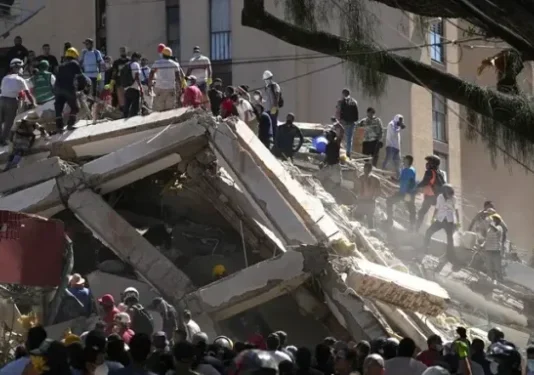 Al menos 132 muertos y 570 heridos deja el terremoto de magnitud 7,4 en Colombia